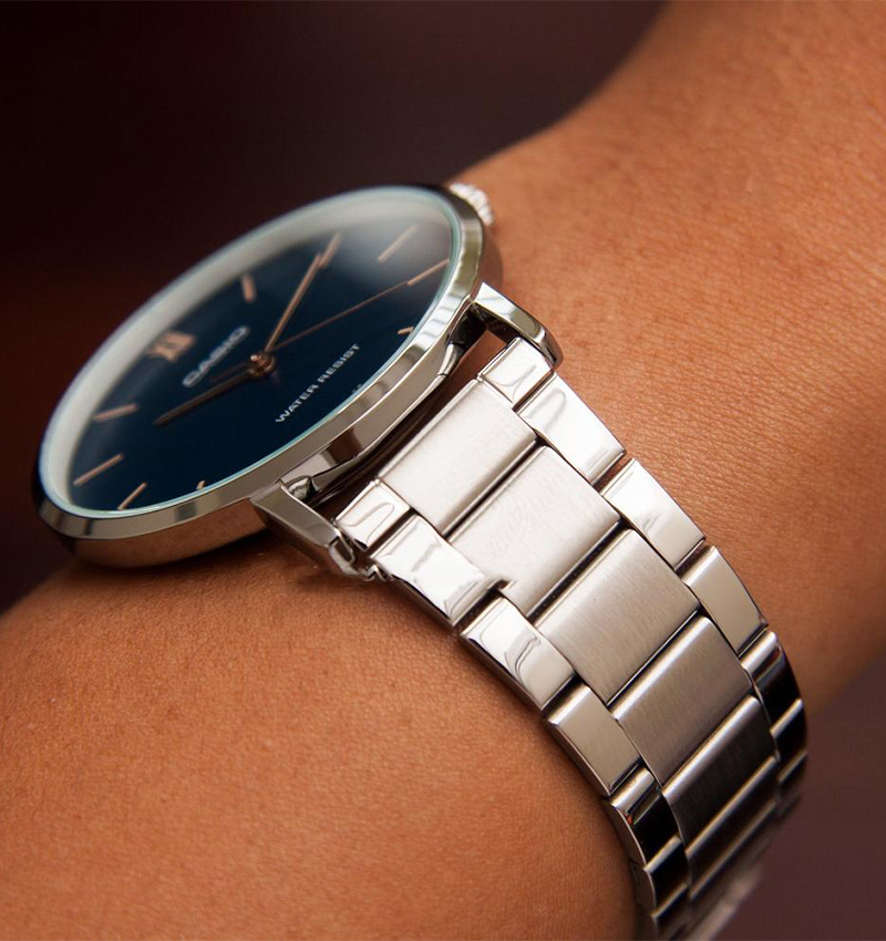 montre homme casio ananlogue mtp-vt01d-2budf